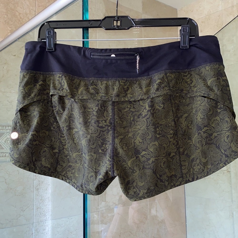Lululemon Run Speed Running Shorts Size 10 - image 4